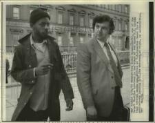 1977 Press Photo Abdul Quawee, Hanafi Muslim, arrives U.S. Superior Court