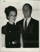 1969 Press Photo Moslem Leader Aga Khan with Wife Lady Sarah Crichton-Stuart