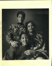 Press Photo Moslem family Julia Huda and sons Makeen & Ashfaq - nob49114