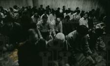 1994 Press Photo Muslims gather to pray - mja93510