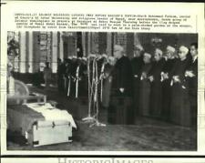1970 Press Photo Islamic religious leaders pray before Abeel Naseer's coffin