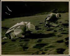 GA25 Original Photo MUSLIMS PRAYING Facing Mecca French Algeria Sahara Desert