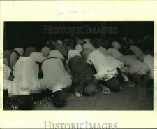 1984 Press Photo Prayer service during Muslim week at the Mosque - nob89791