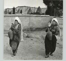 MUSLIM Woman Carrying Water in AVCILAR, TURKEY. 1960s Press Photo PIX REITZ