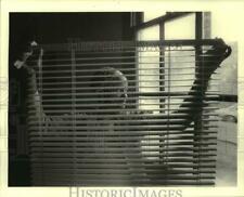 1984 Press Photo Vera Rahmaan with Window Blind for Muslim Worship Service